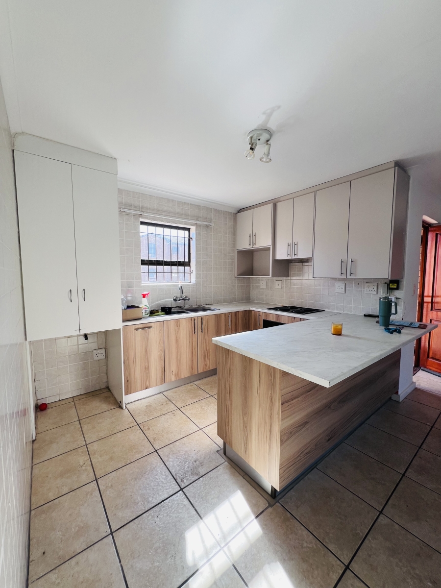 2 Bedroom Property for Sale in Sea Breeze Western Cape